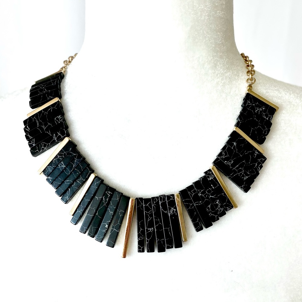 Landry Necklace in Gold with black Gemstones